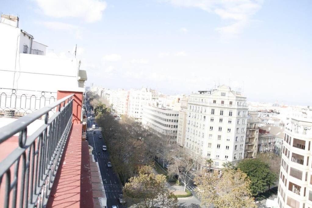 Апартаменты Cosy Apt Terrace In Downtown Валенсия Экстерьер фото